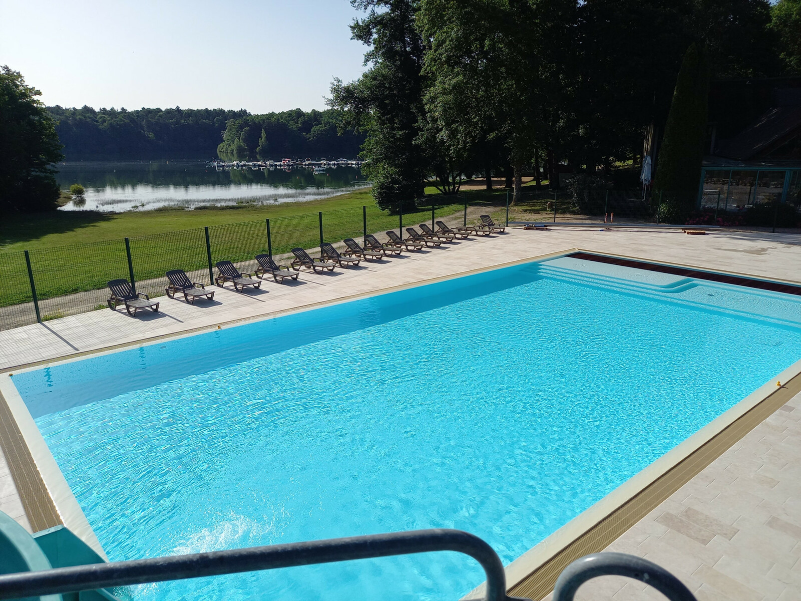 Piscine Camping Le Garoustel Cantal Auvergne