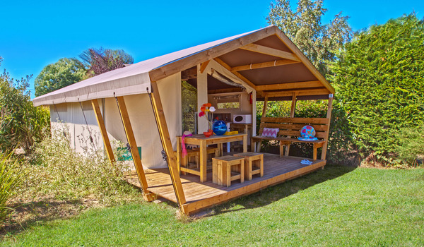 Lodge toilée Camping le Garoustel-hébergement insolite