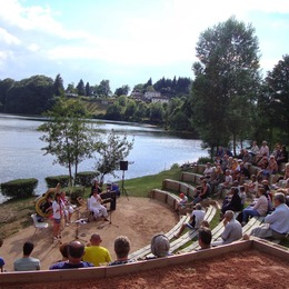 Théâtre de verdure Camping le Garoustel