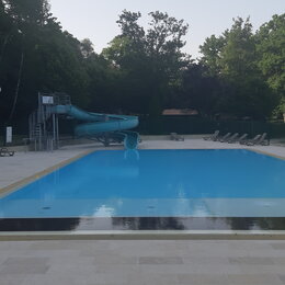 piscine du camping le Garoustel